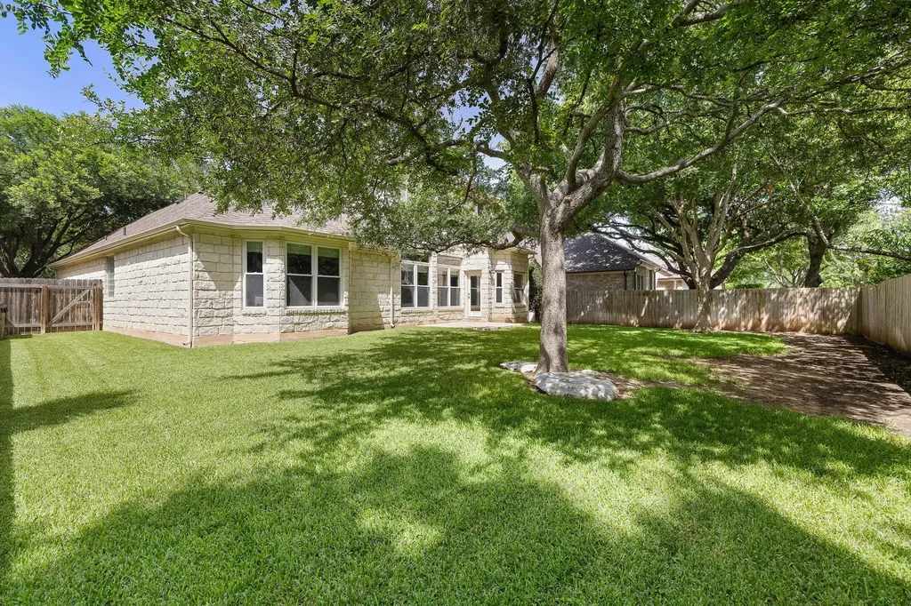 2713 Loyaga Drive Round Rock TX 78681