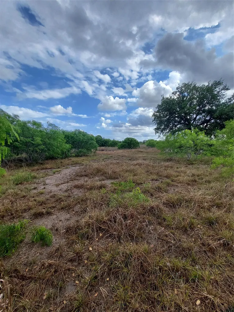 1060 Fox Lane Lockhart TX 78644