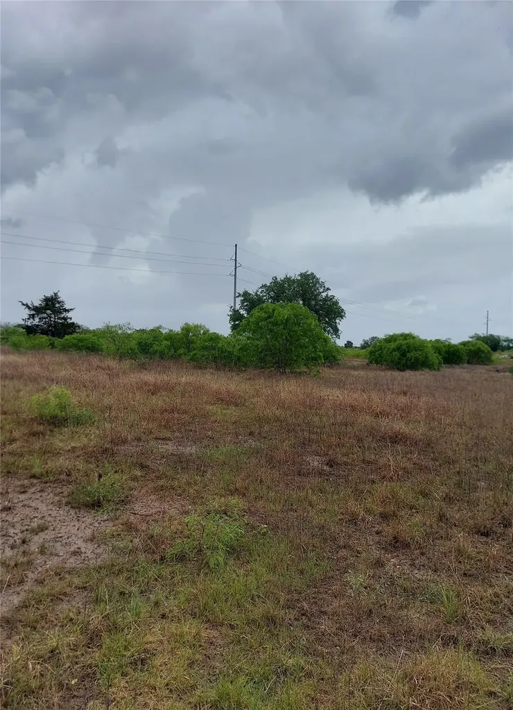 1060 Fox Lane Lockhart TX 78644