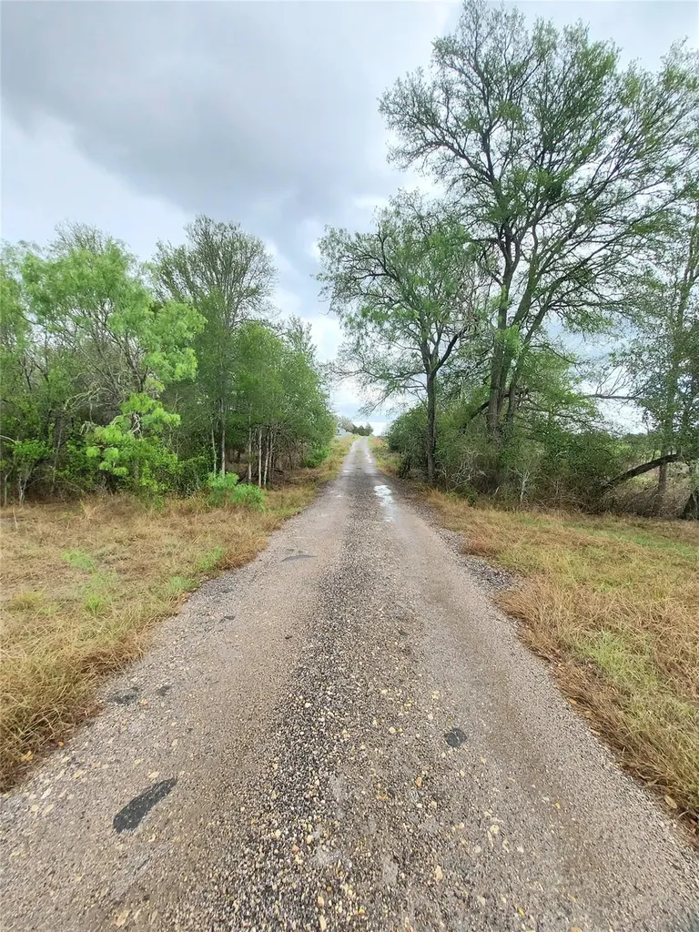 1060 Fox Lane Lockhart TX 78644