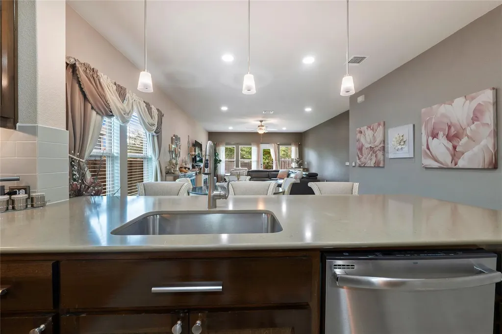 8721 Sikes Way Austin TX 78747