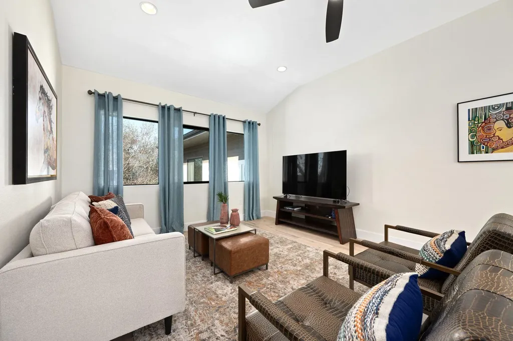 6104 Cary Drive Austin TX 78757