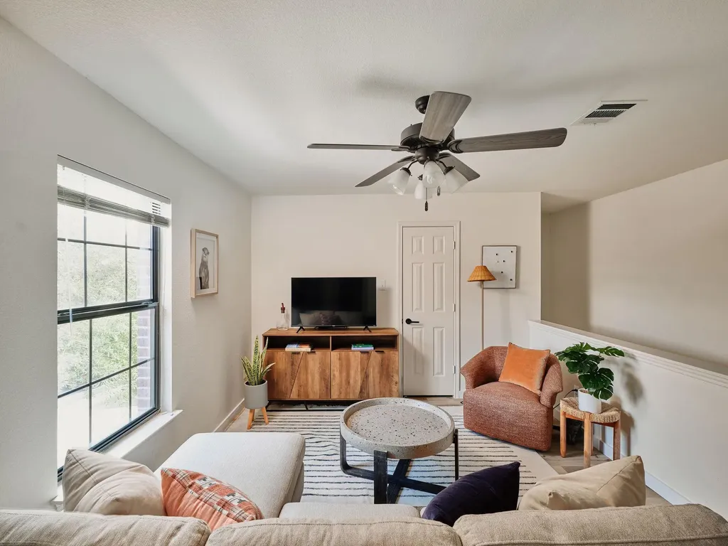 11301 Crest Meadow Lane Austin TX 78748