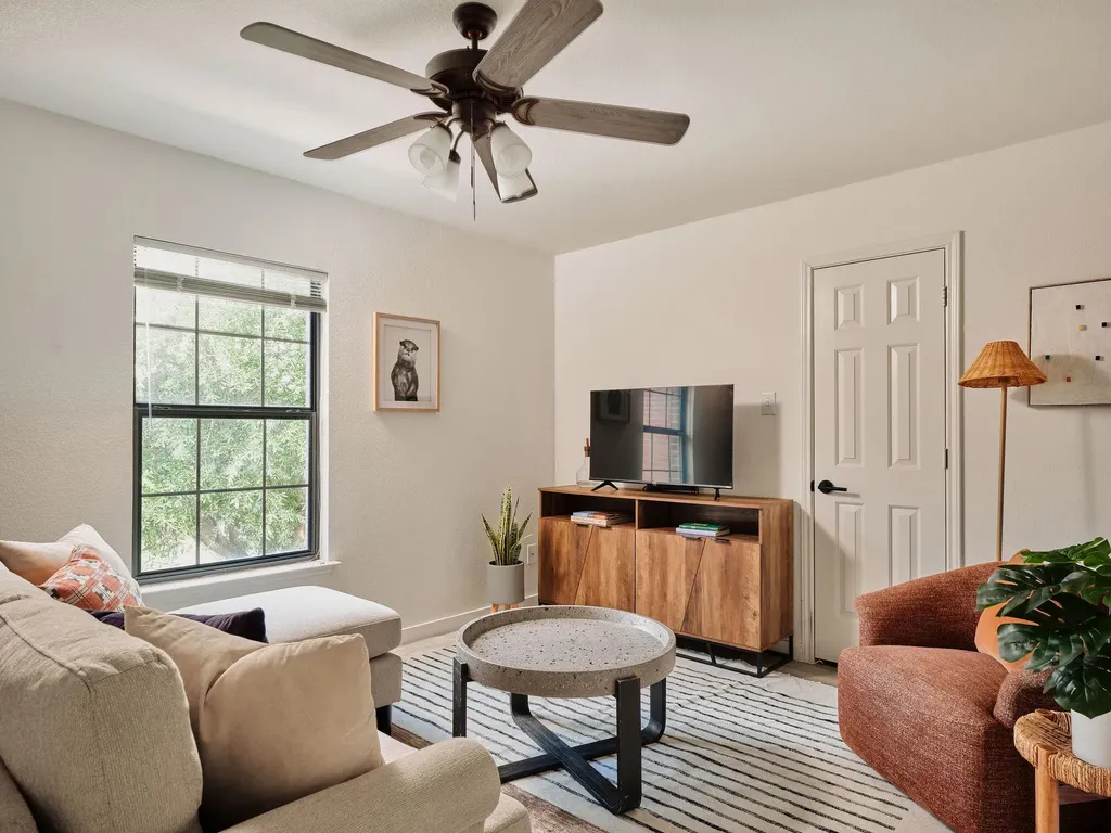 11301 Crest Meadow Lane Austin TX 78748