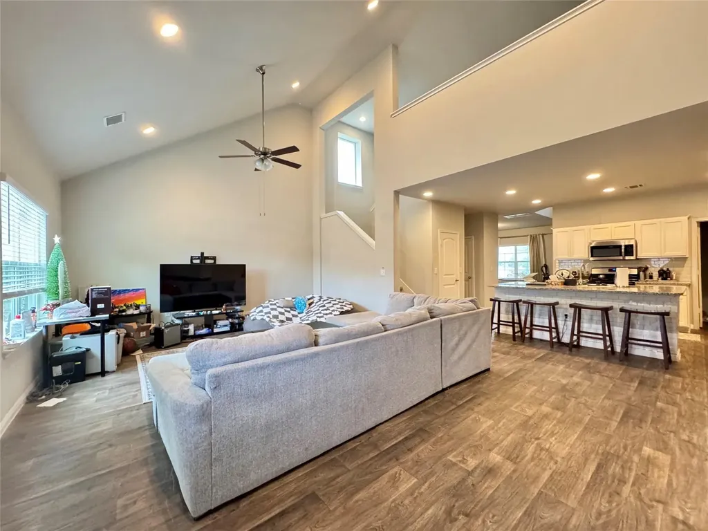 10921 Gonzales Ranger Pass Austin TX 78754