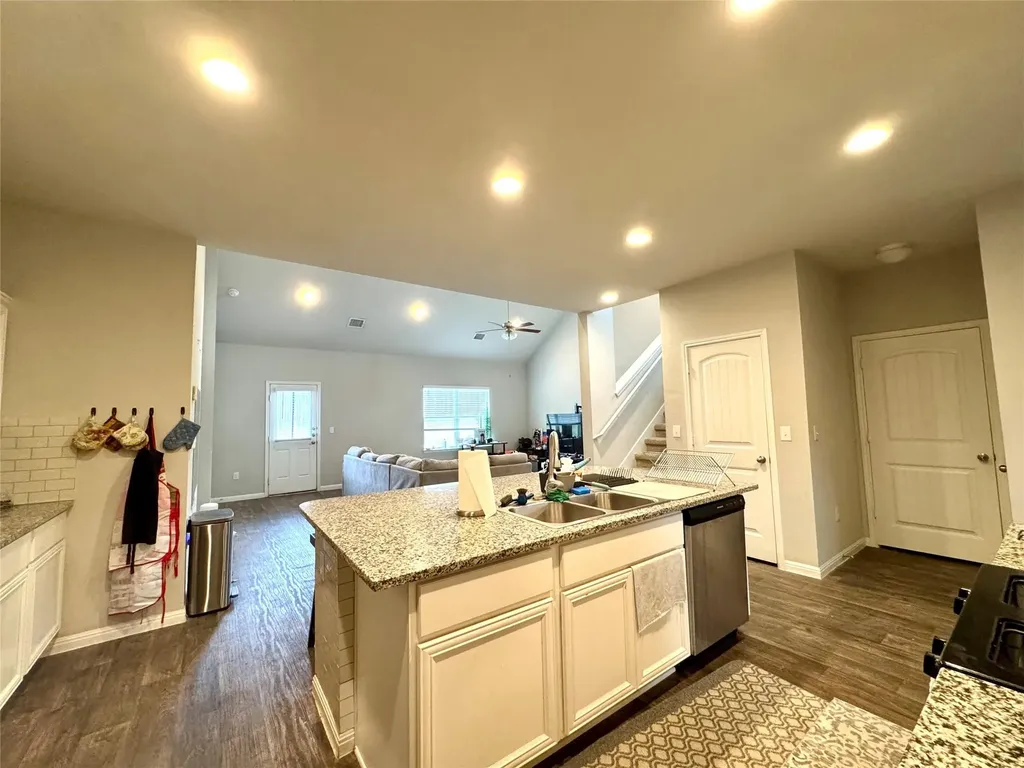 10921 Gonzales Ranger Pass Austin TX 78754