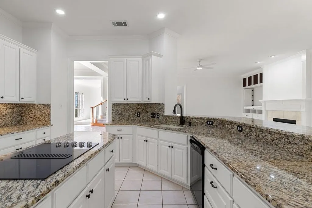 1613 Churchwood Cove Austin TX 78746