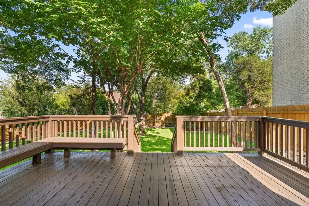 1613 Churchwood Cove Austin TX 78746