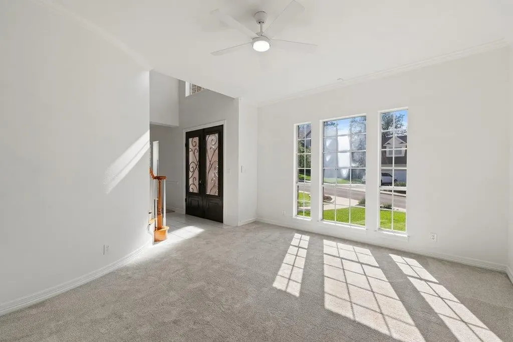 1613 Churchwood Cove Austin TX 78746