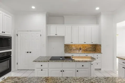 1613 Churchwood Cove Austin TX 78746
