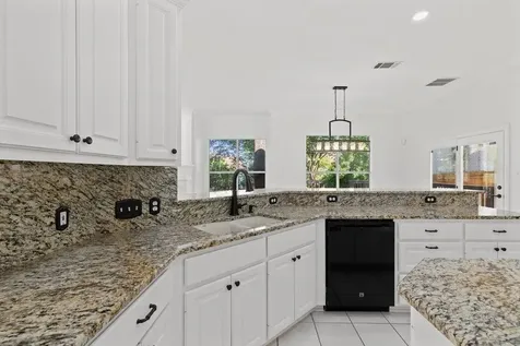 1613 Churchwood Cove Austin TX 78746