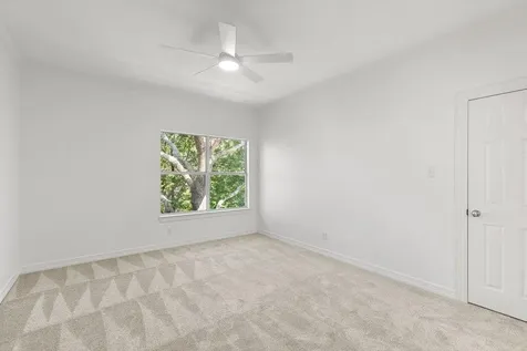 1613 Churchwood Cove Austin TX 78746