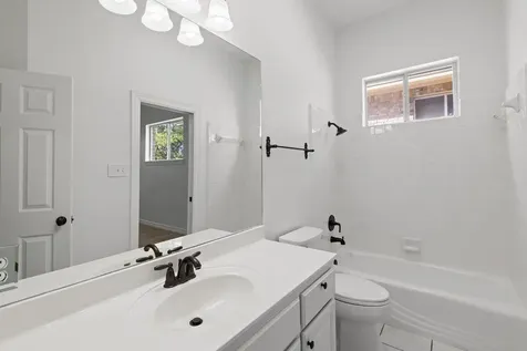 1613 Churchwood Cove Austin TX 78746