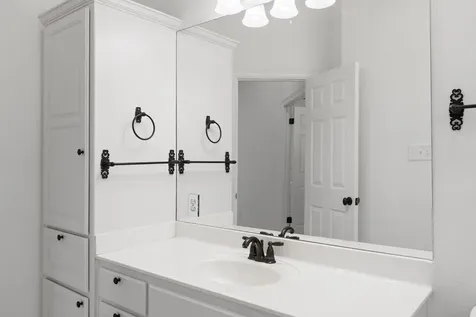 1613 Churchwood Cove Austin TX 78746
