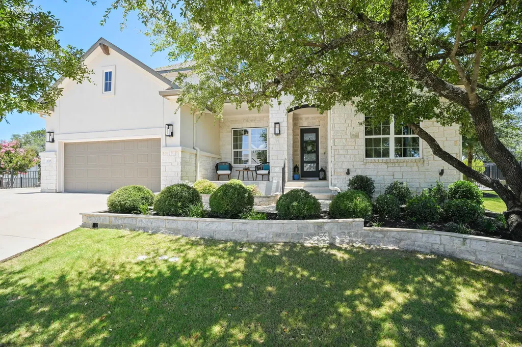1016 Almeria Bend Leander TX 78641