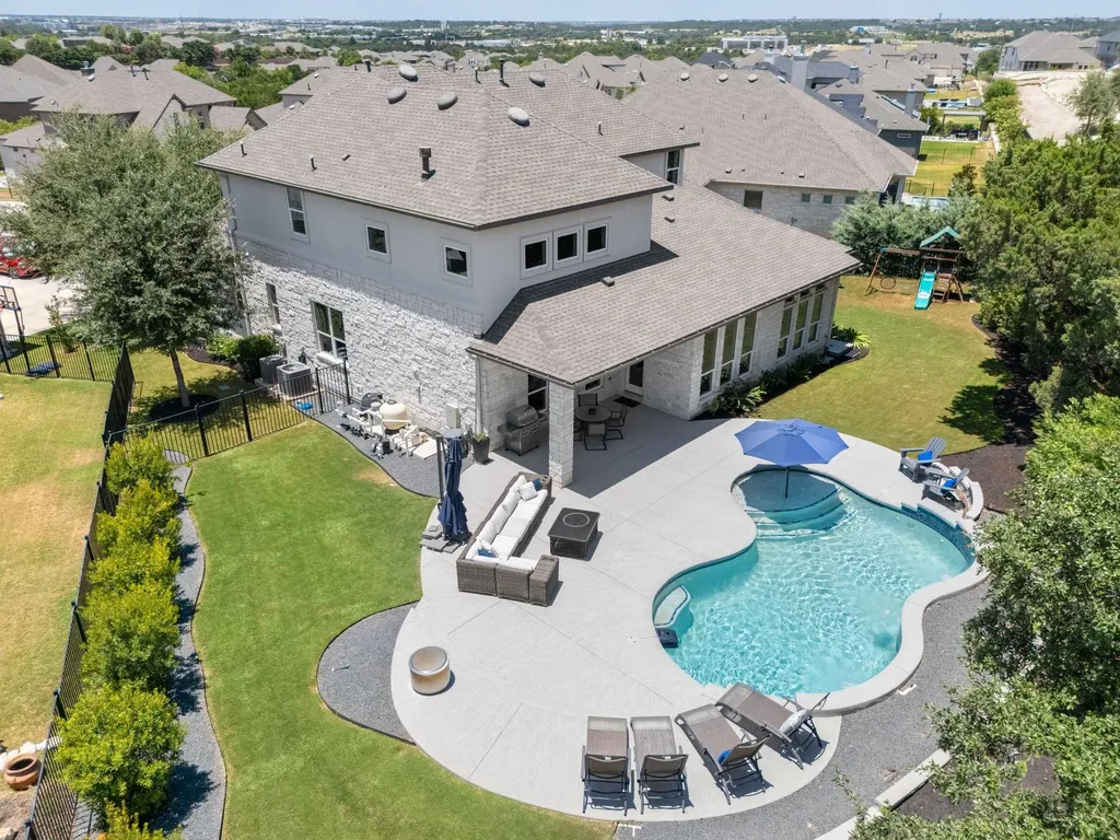 1016 Almeria Bend Leander TX 78641