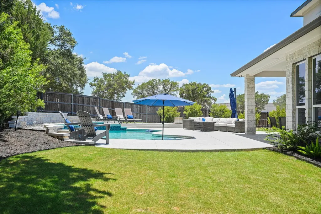 1016 Almeria Bend Leander TX 78641