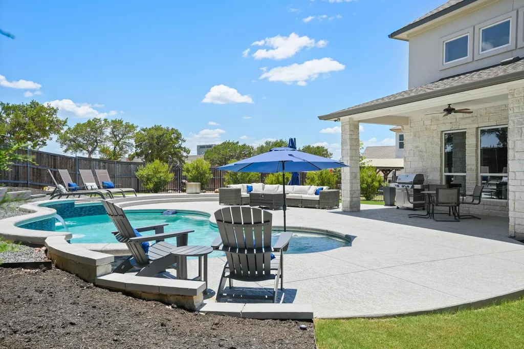 1016 Almeria Bend Leander TX 78641
