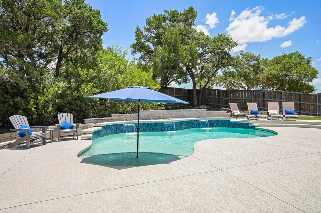 1016 Almeria Bend Leander TX 78641