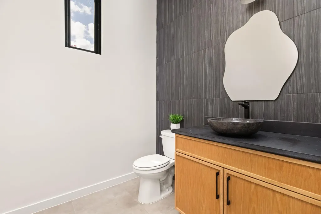 2717 Lyons Road Austin TX 78702
