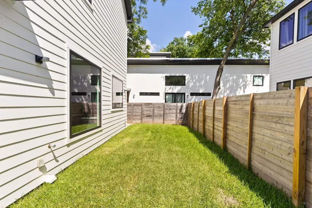 2717 Lyons Road Austin TX 78702