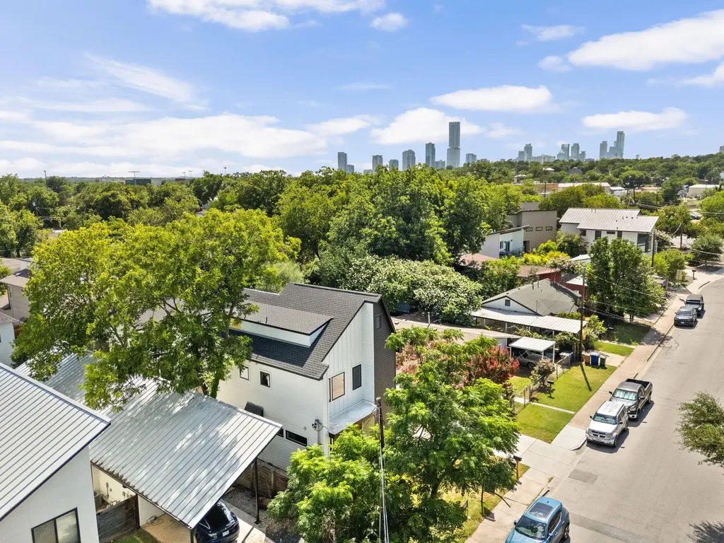 2717 Lyons Road Austin TX 78702