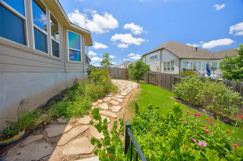 127 Eagle Mountain Trail Dripping Springs TX 78620