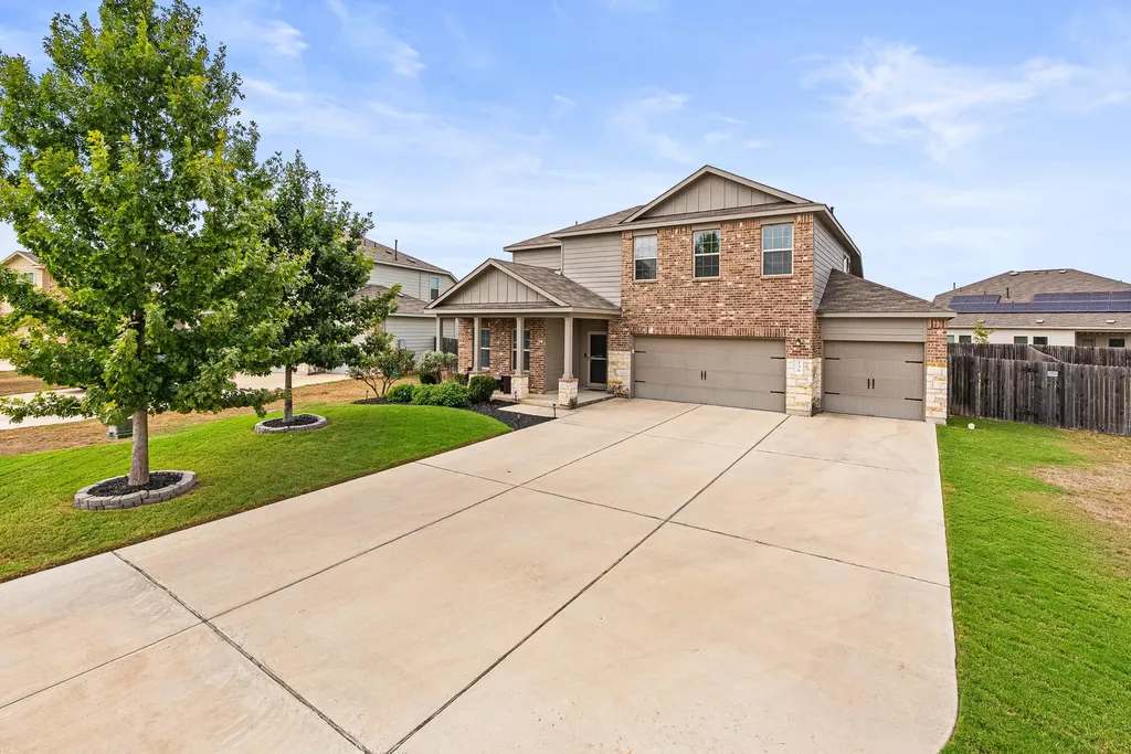136 Copper Lane Kyle TX 78640