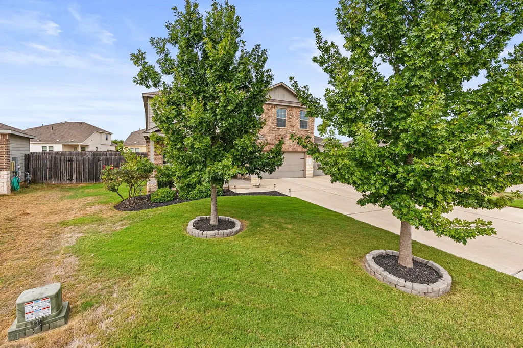 136 Copper Lane Kyle TX 78640
