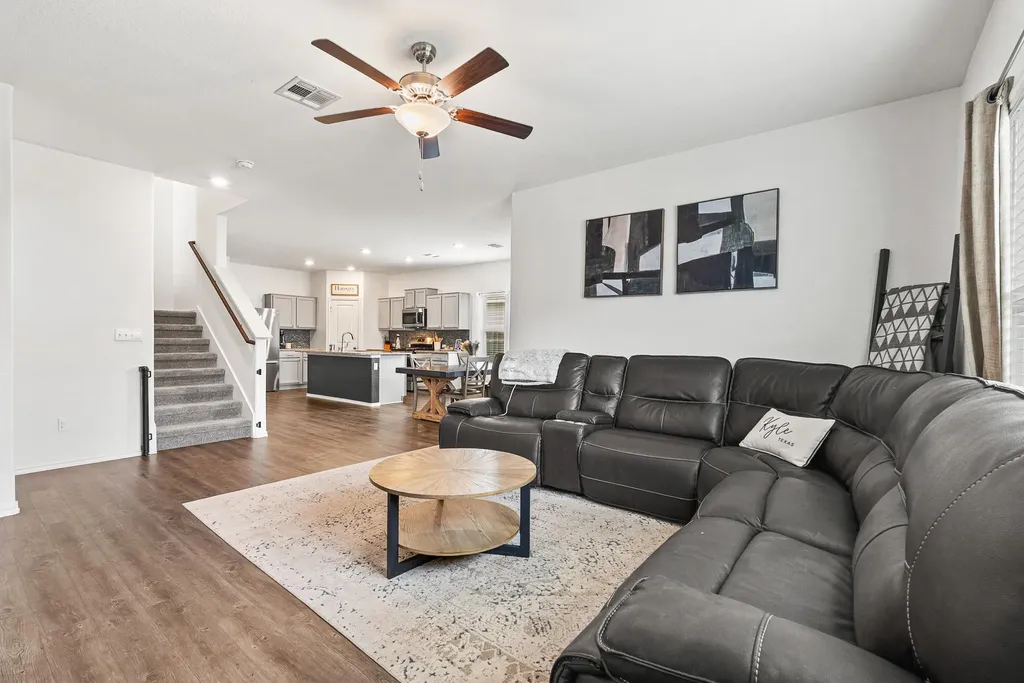 136 Copper Lane Kyle TX 78640