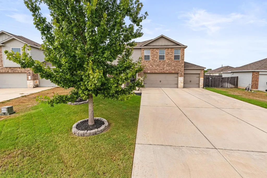 136 Copper Lane Kyle TX 78640