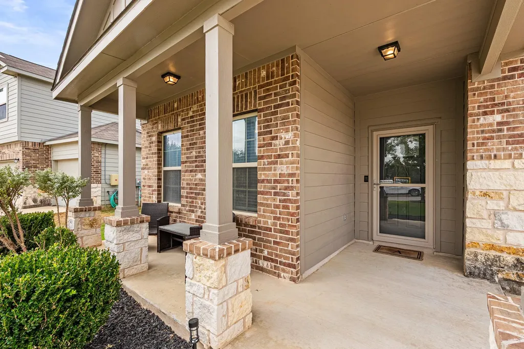 136 Copper Lane Kyle TX 78640