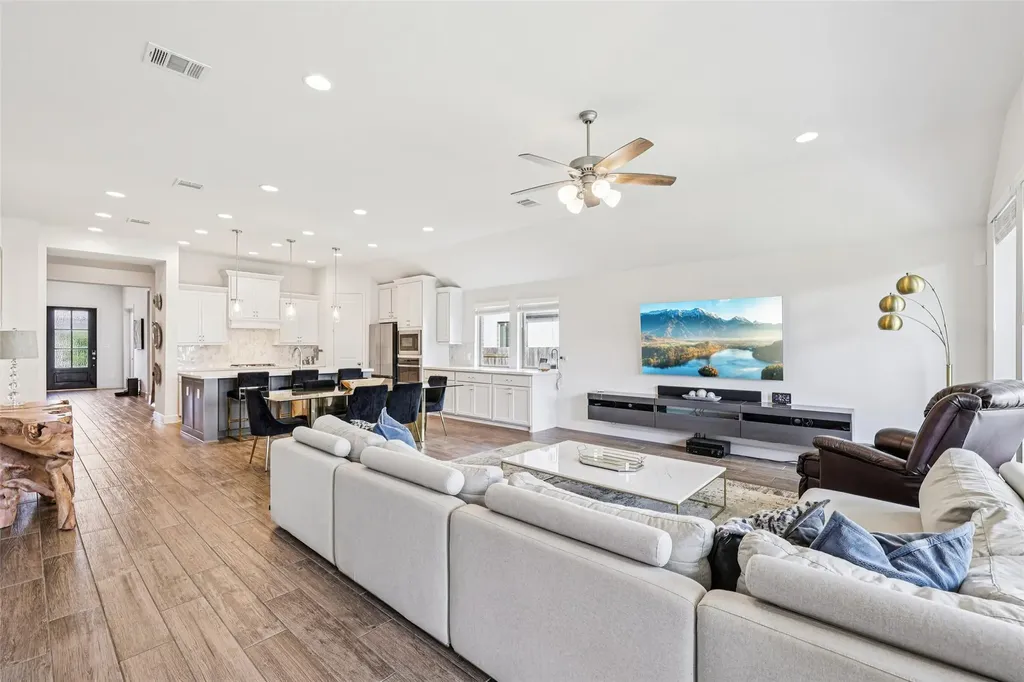 14521 Kira Lane Manor TX 78653