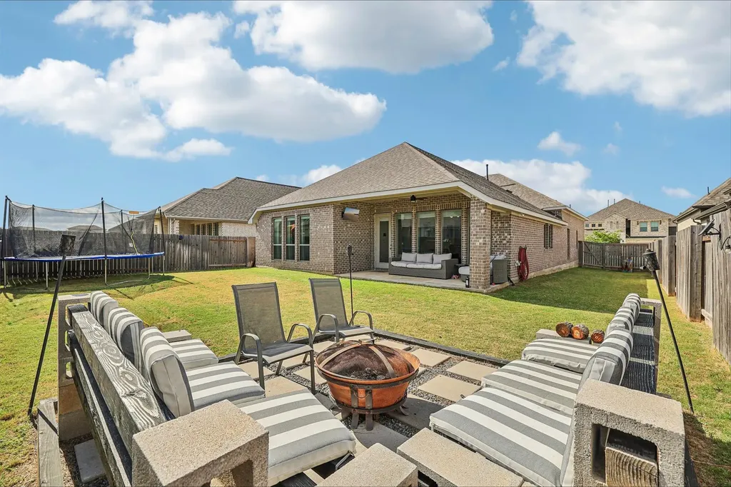 14521 Kira Lane Manor TX 78653