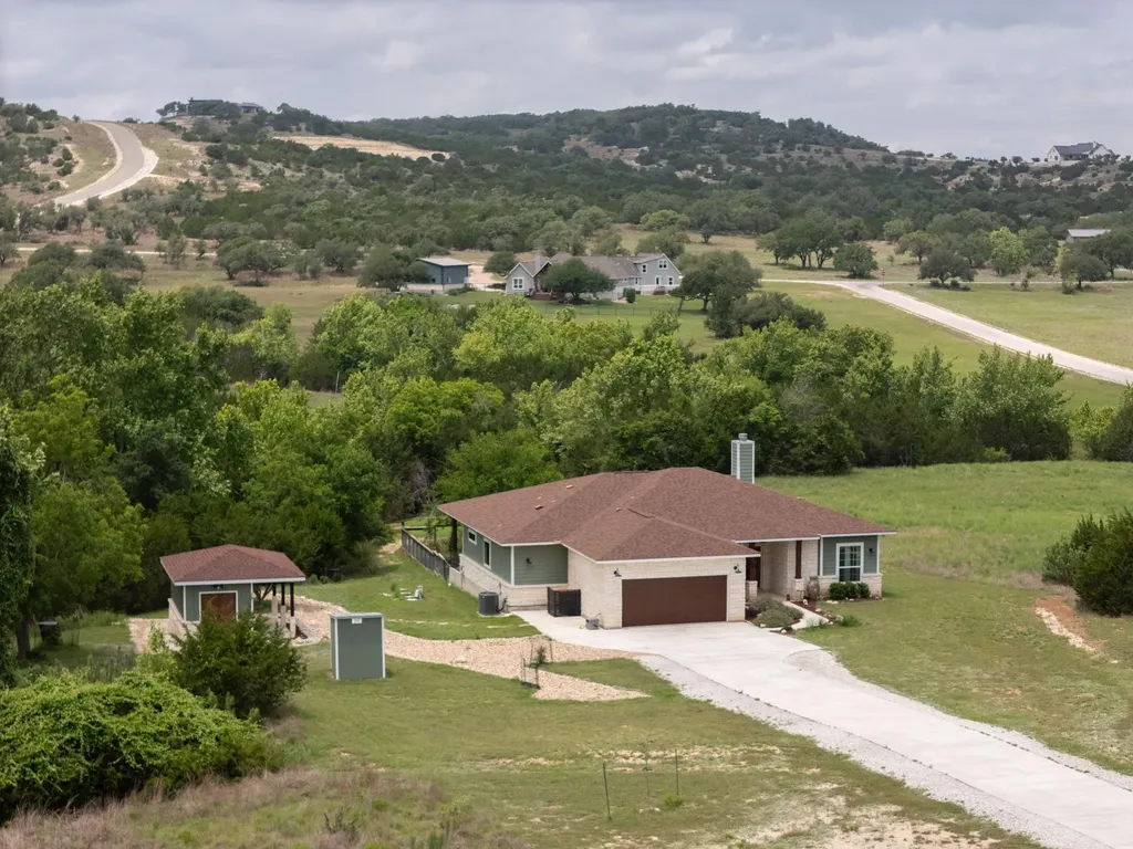202 Falling Oak Drive Blanco TX 78606