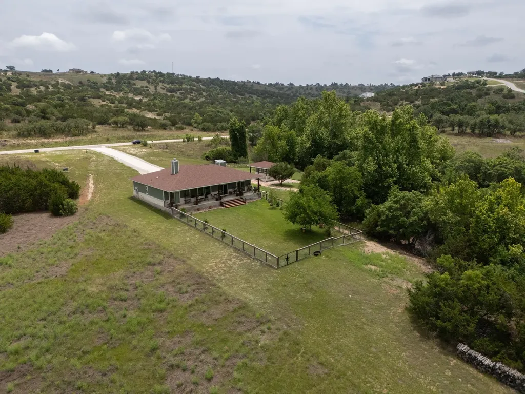 202 Falling Oak Drive Blanco TX 78606