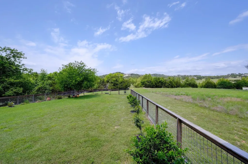 202 Falling Oak Drive Blanco TX 78606