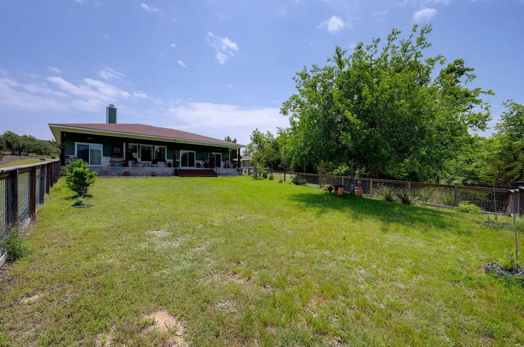 202 Falling Oak Drive Blanco TX 78606
