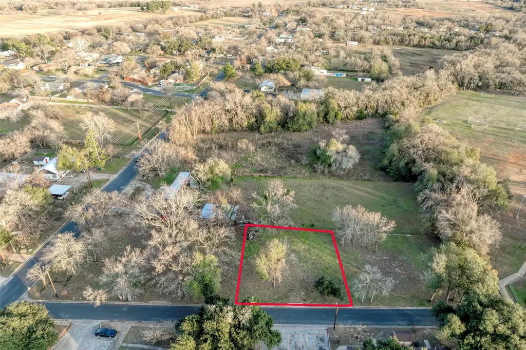 Lot 3 E Alamo Street Elgin TX 78621