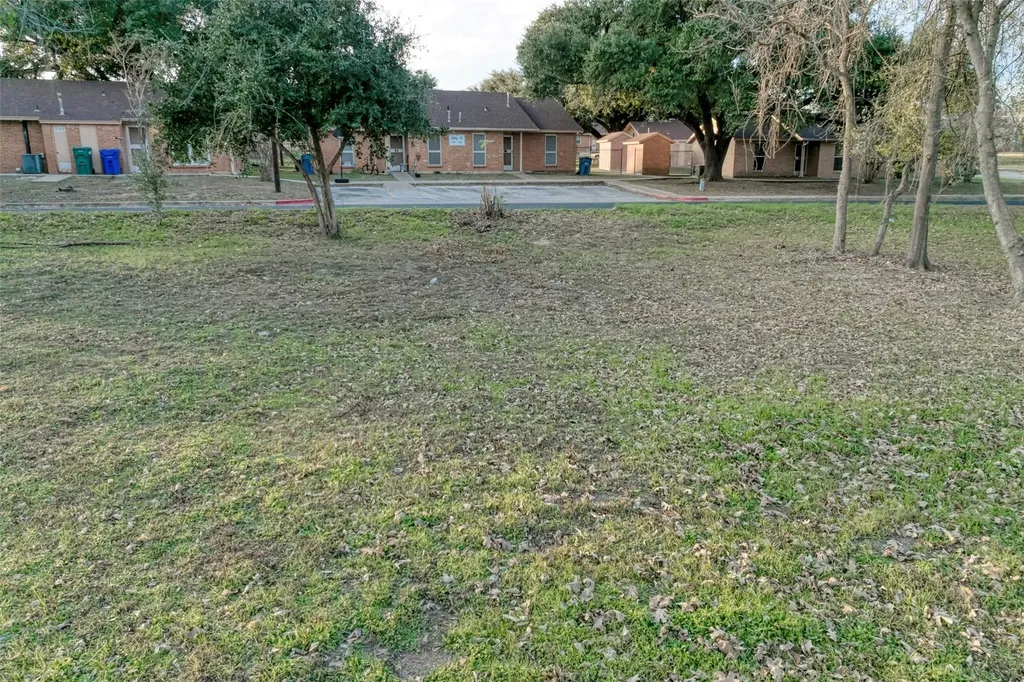Lot 3 E Alamo Street Elgin TX 78621