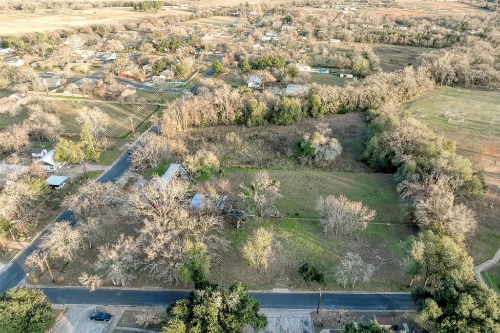 Lot 3 E Alamo Street Elgin TX 78621