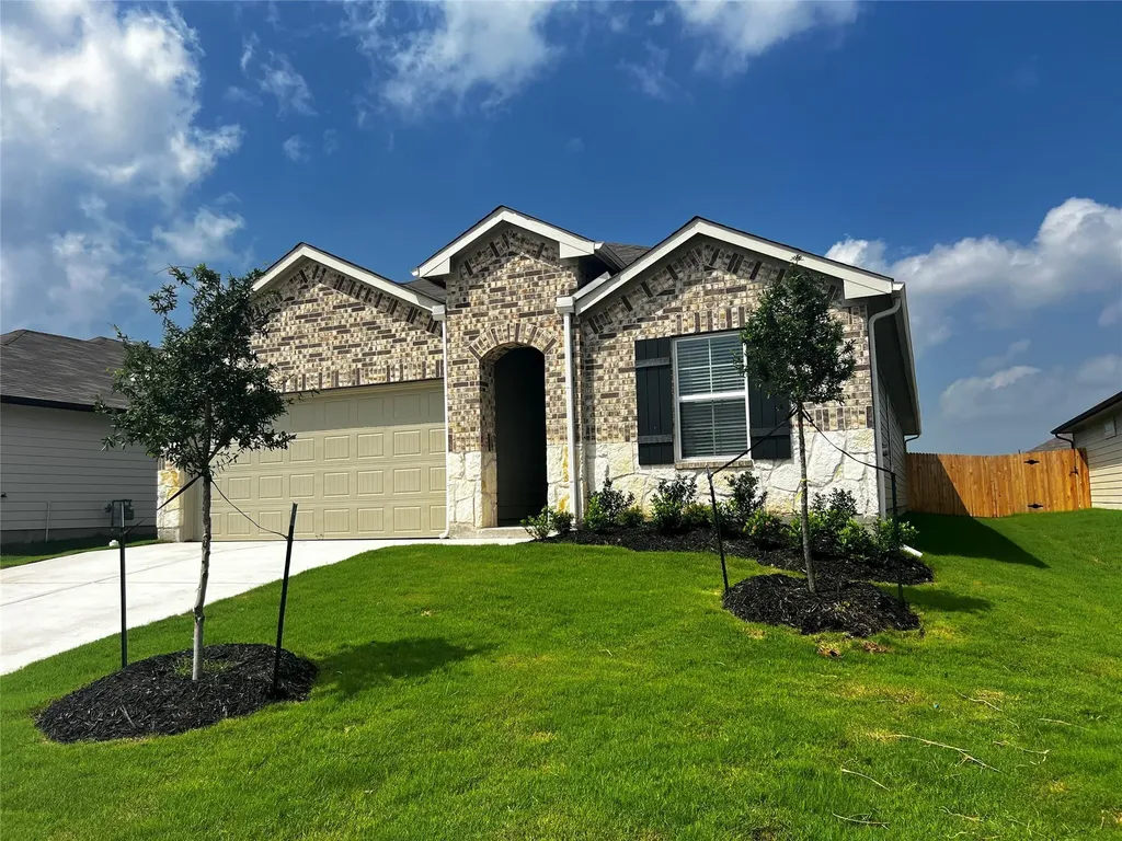 315 Darwin Place Lockhart TX 78644