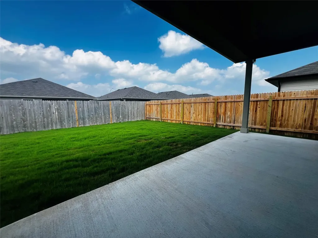 315 Darwin Place Lockhart TX 78644