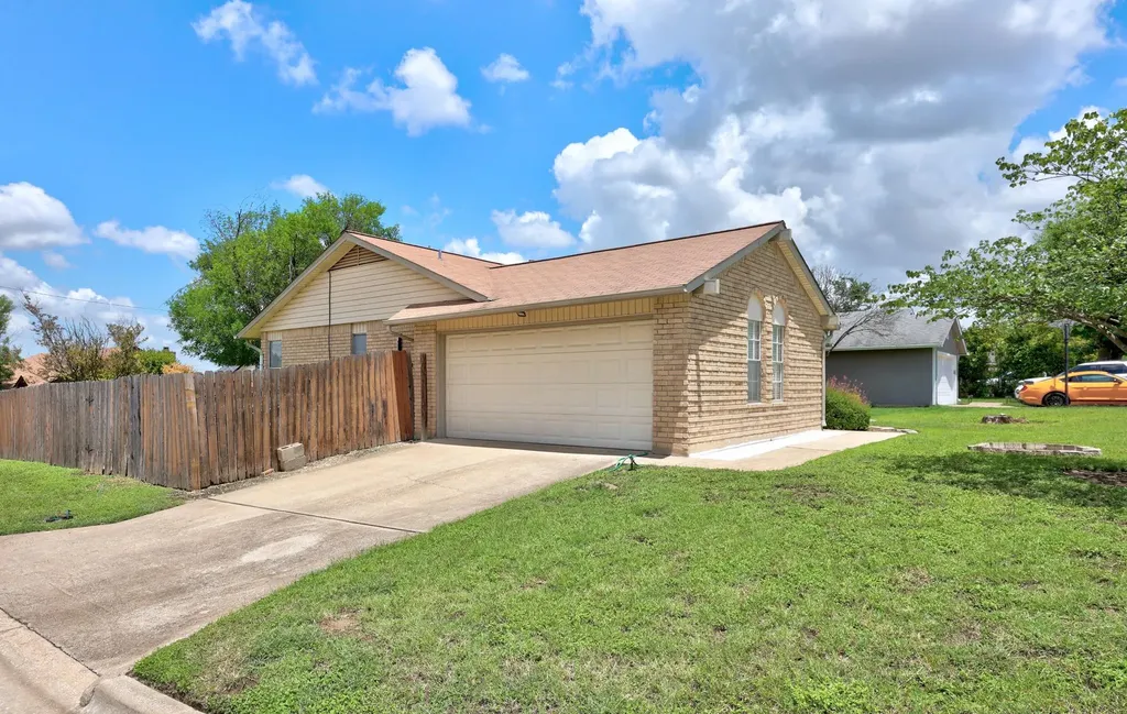1006 Edgerly Lane Pflugerville TX 78660