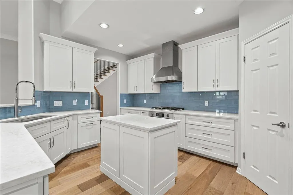 5301 Deerwood Lane Austin TX 78730