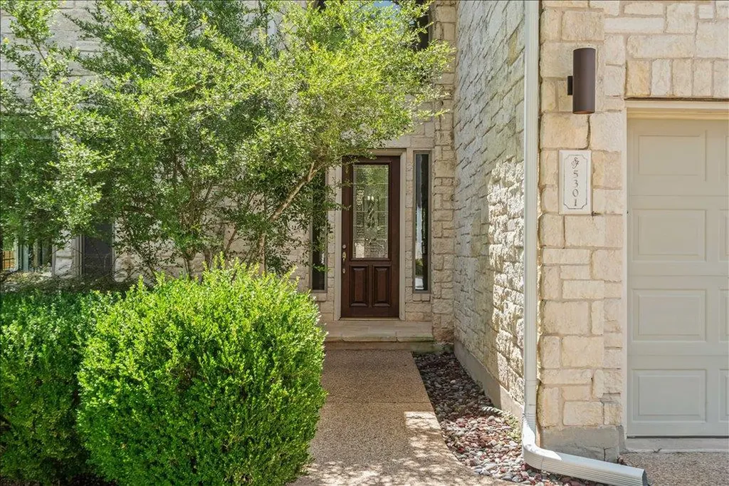 5301 Deerwood Lane Austin TX 78730