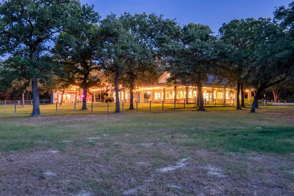 1474 County Road B Lexington TX 78947