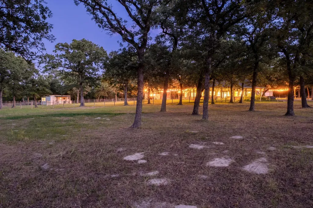 1474 County Road B Lexington TX 78947