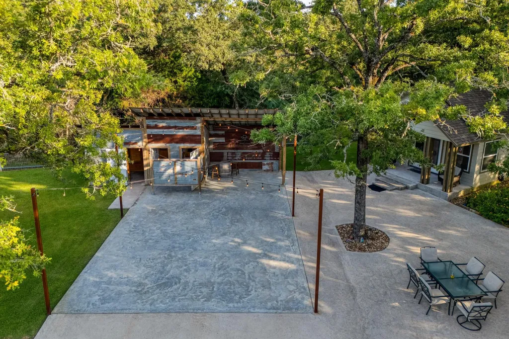 1474 County Road B Lexington TX 78947