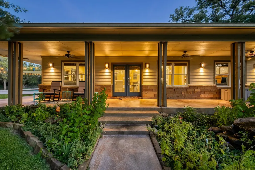 1474 County Road B Lexington TX 78947